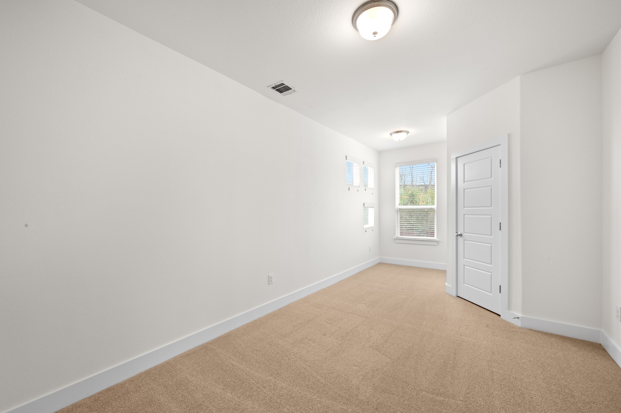 2204 Theseus Pass Austin, TX 78741 - Photo 24 of 31 a view of an empty room