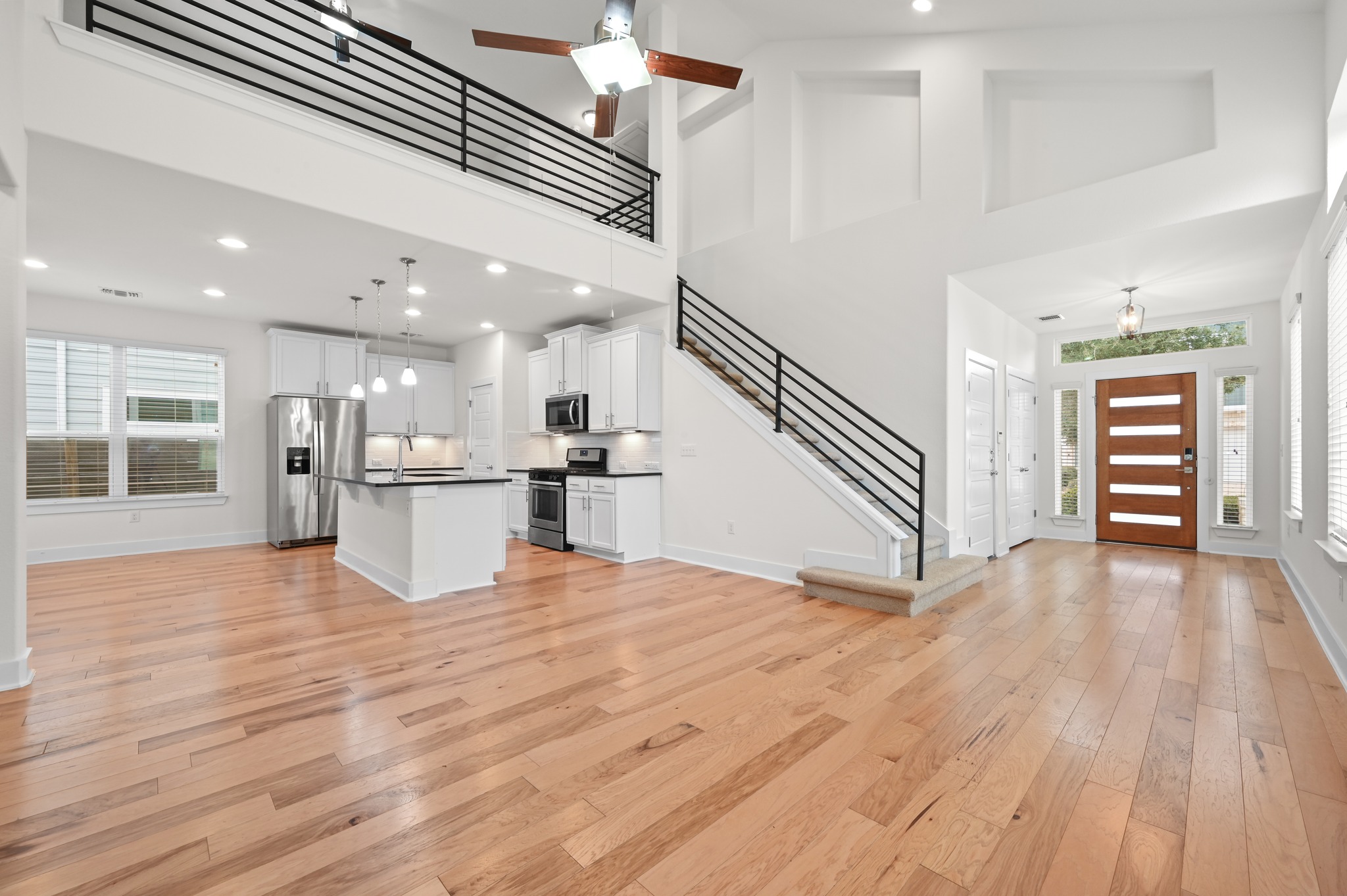 2204 Theseus Pass Austin, TX 78741 - Photo 7 of 31