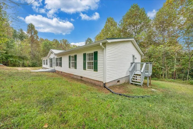 a house view with a outdoor space