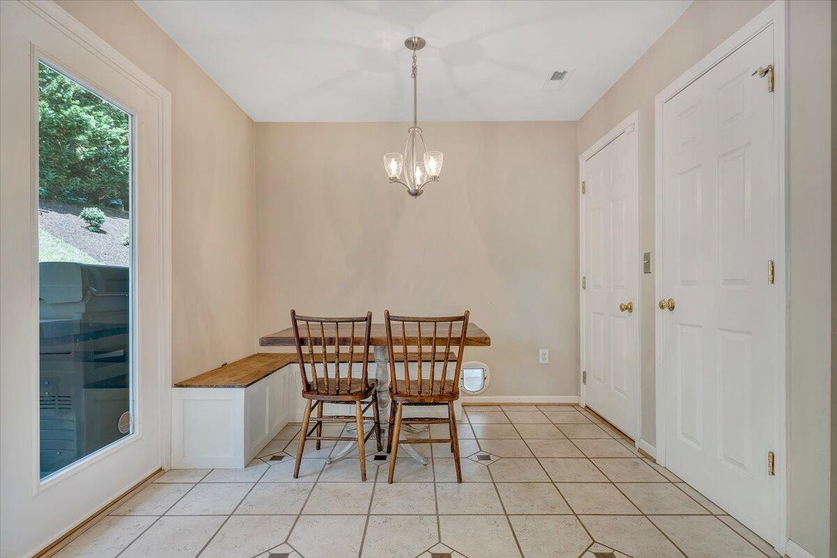 239 Pin Oak Drive Blue Ridge, VA 24064 - Photo 14 of 47 14-MIB03501