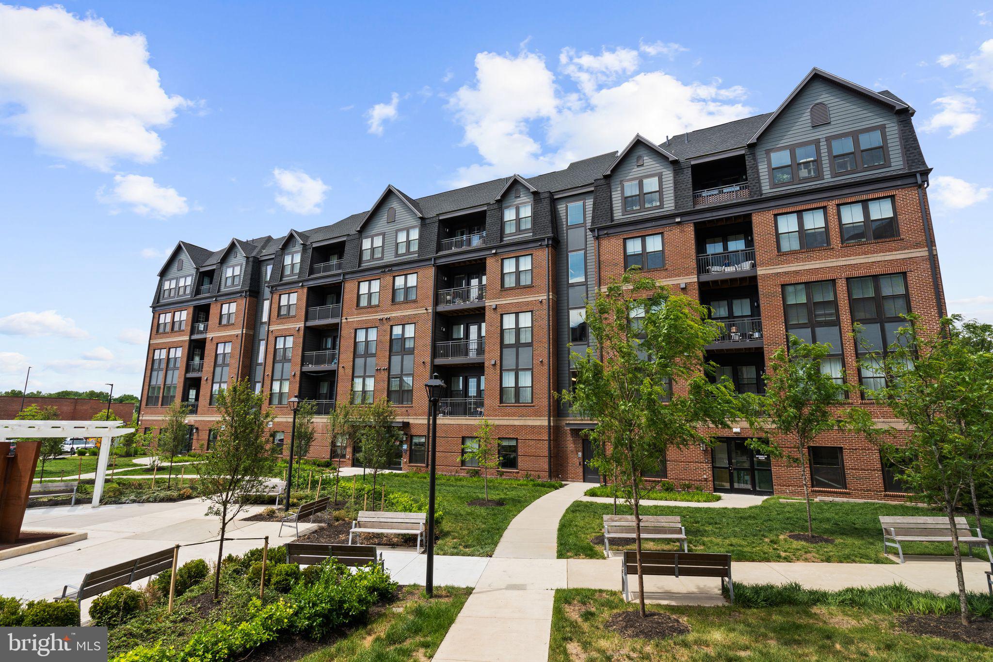 3925 Fair Ridge Drive, Unit 201 Fairfax, VA 22033 - Photo 3 of 72