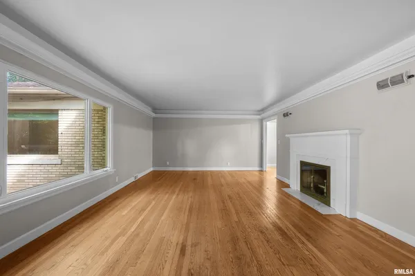 $250,000 | 660 18th Avenue, East Moline, IL 61244