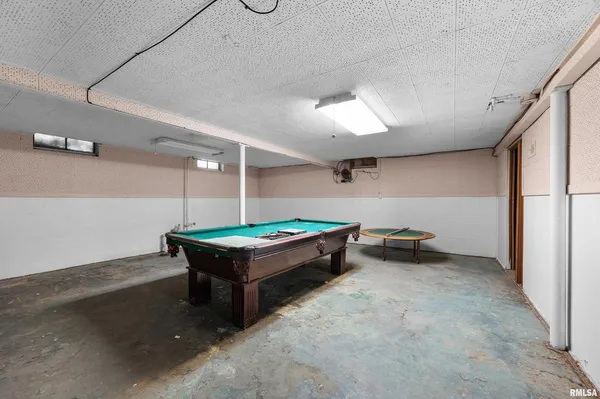 $250,000 | 660 18th Avenue, East Moline, IL 61244