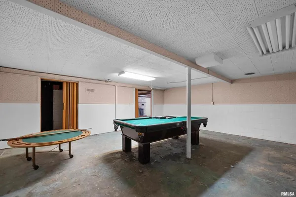$250,000 | 660 18th Avenue, East Moline, IL 61244