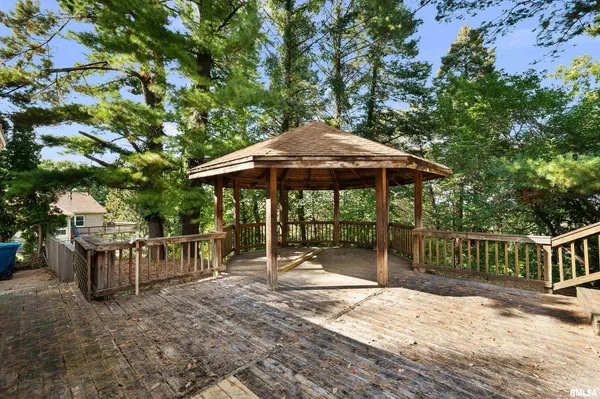 $250,000 | 660 18th Avenue, East Moline, IL 61244