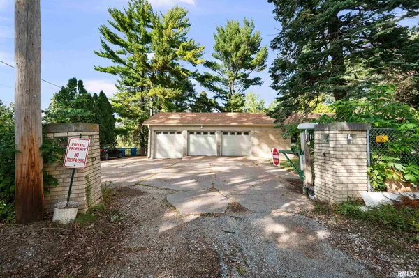 $250,000 | 660 18th Avenue, East Moline, IL 61244