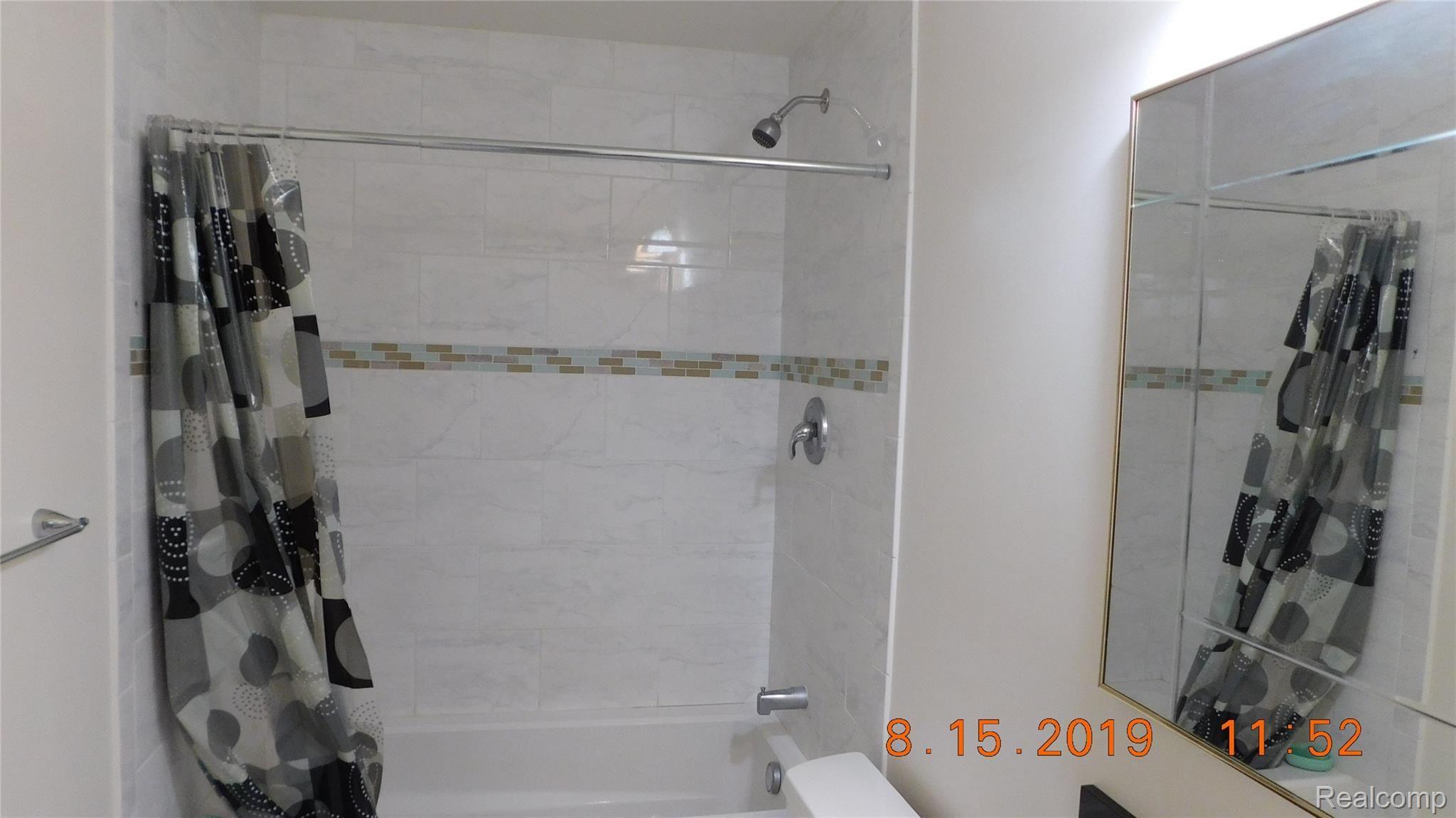 4041 West Maple Road Bloomfield Hills, MI 48301 - Photo 33 of 43 DSCN4601.JPG