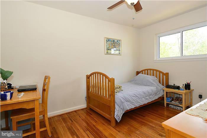 10904 Fiesta Road Silver Spring, MD 20901 - Photo 15 of 27 Bedroom