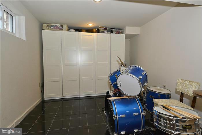 10904 Fiesta Road Silver Spring, MD 20901 - Photo 22 of 27 Interior (General)