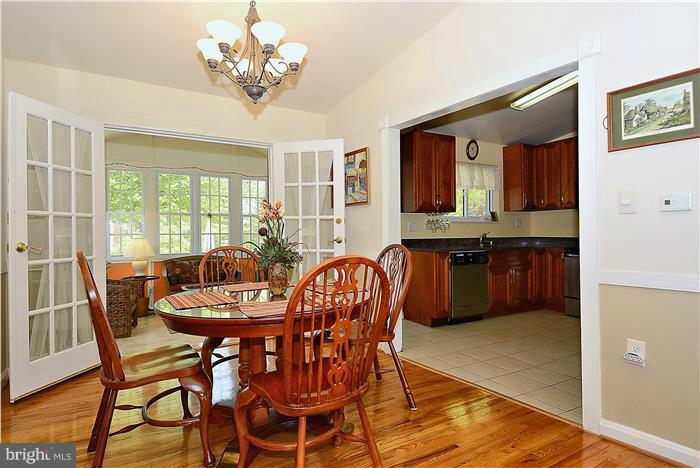 10904 Fiesta Road Silver Spring, MD 20901 - Photo 8 of 27 Dining Room