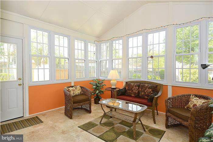 10904 Fiesta Road Silver Spring, MD 20901 - Photo 9 of 27 Interior (General)