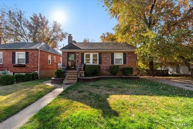 $374,900 | 8746 White Avenue, Brentwood, MO 63144