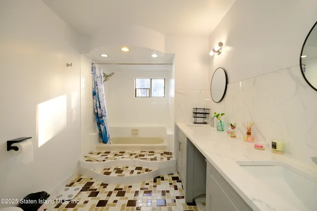 $1,088,000 | 126 Mulberry Avenue | Bulls Head