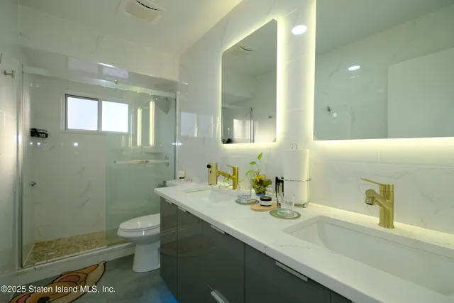 $1,088,000 | 126 Mulberry Avenue | Bulls Head