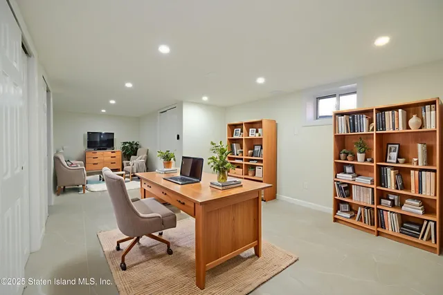 $1,088,000 | 126 Mulberry Avenue | Bulls Head