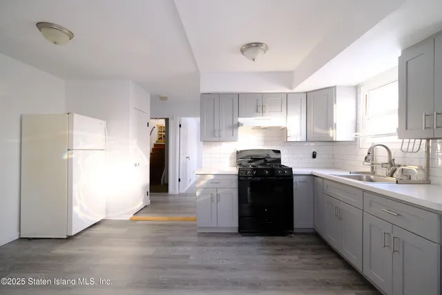 $1,088,000 | 126 Mulberry Avenue | Bulls Head