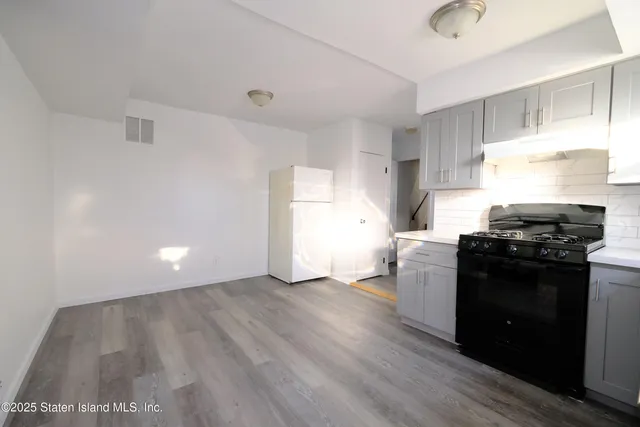 $1,088,000 | 126 Mulberry Avenue | Bulls Head