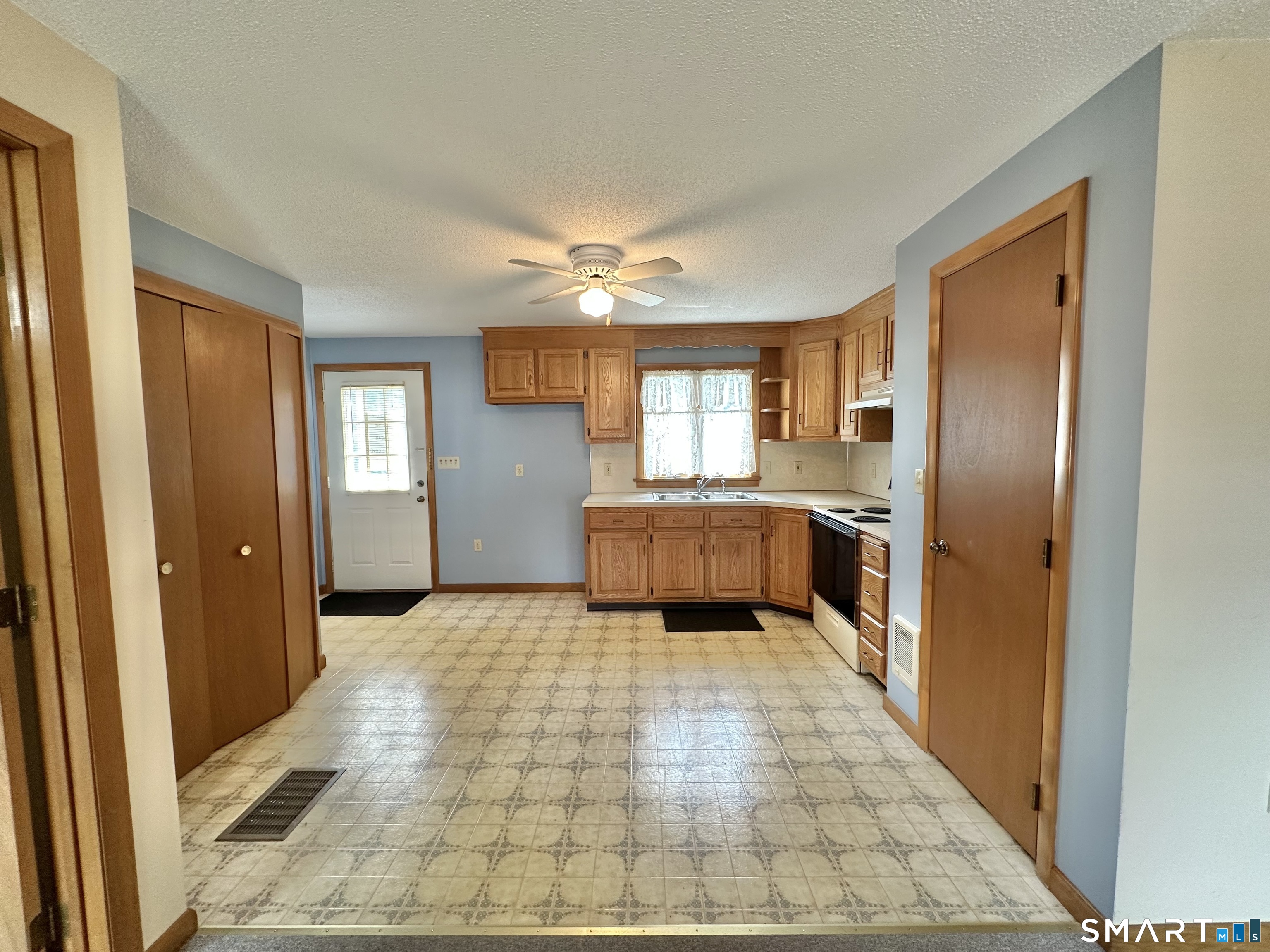 232 Lakeside Boulevard East Waterbury, CT 06708 - Photo 20 of 23