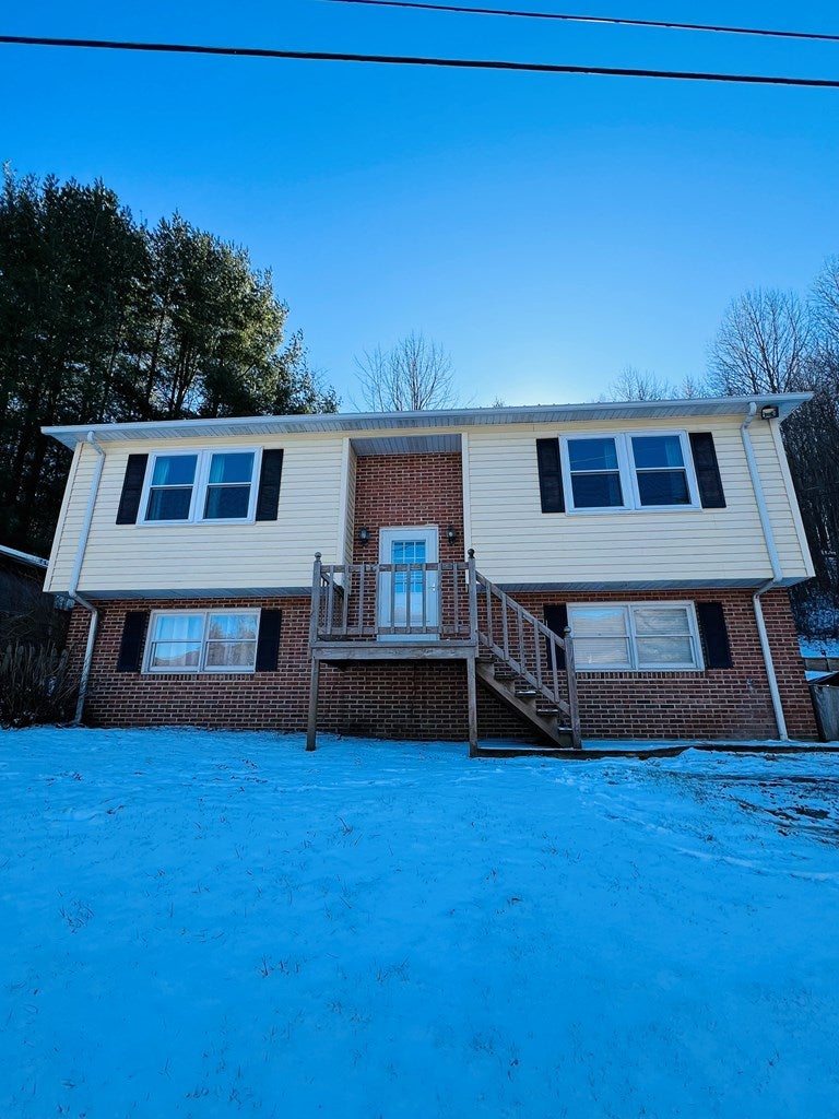 3208 Gratton Road Tazewell, VA 24651 - Photo 3 of 46 Gallery Image 3