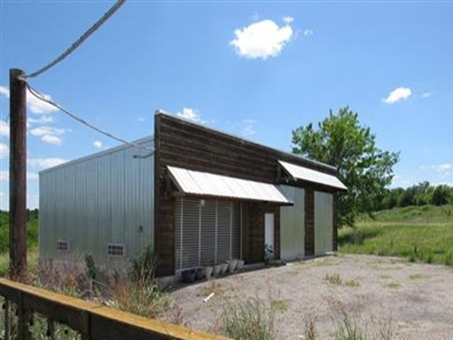 1264 Ballard Road Van Alstyne, TX 75495 - Photo 4 of 9 a front view of a house
