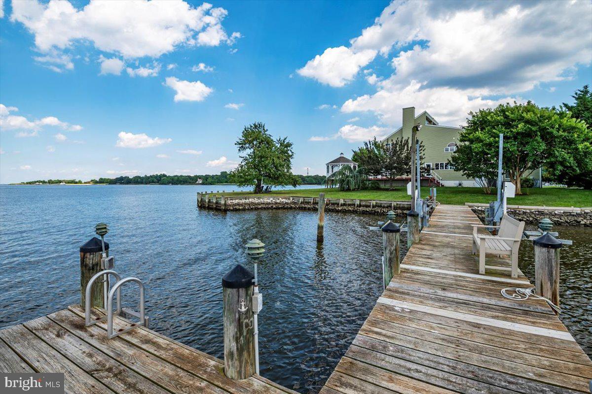 8122 Orchard Point Road Pasadena, MD 21122 - Photo 5 of 54 Pier