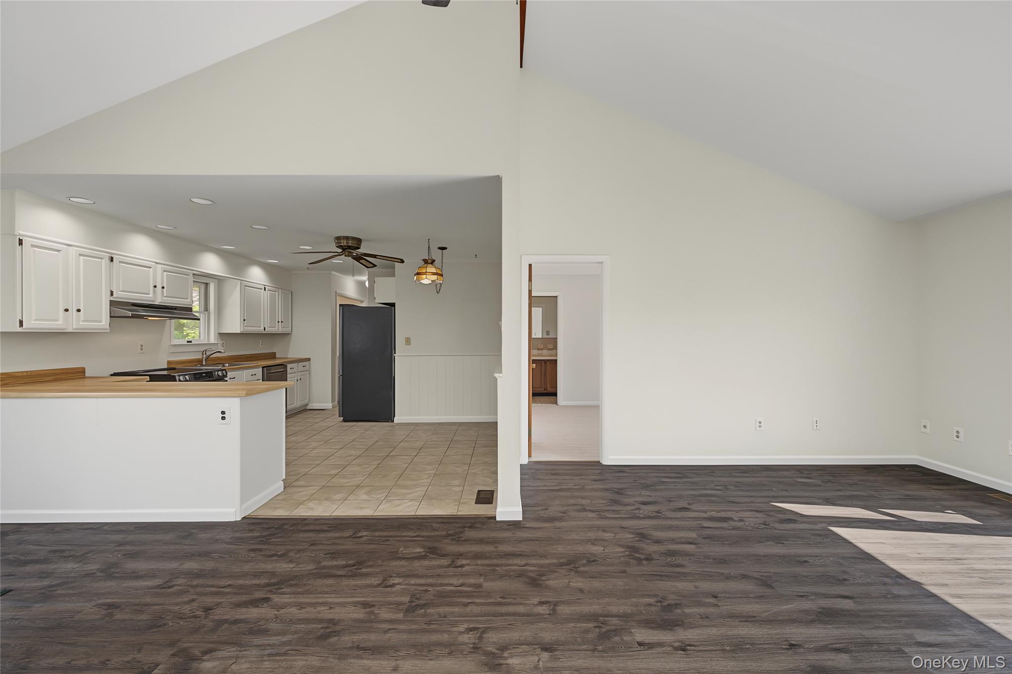 318 Cornwall Hill Road Patterson, NY 12563 - Photo 13 of 38