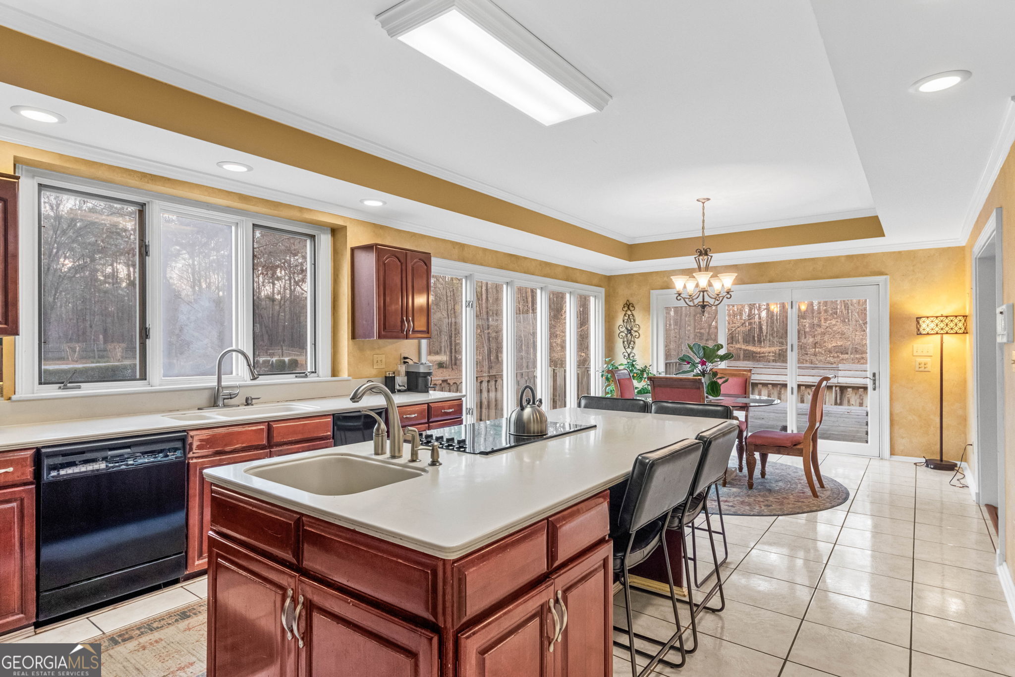 140 Thorne Ridge Trail Fayetteville, GA 30214 - Photo 15 of 44 a kitchen with a stove a sink and a refrigerator