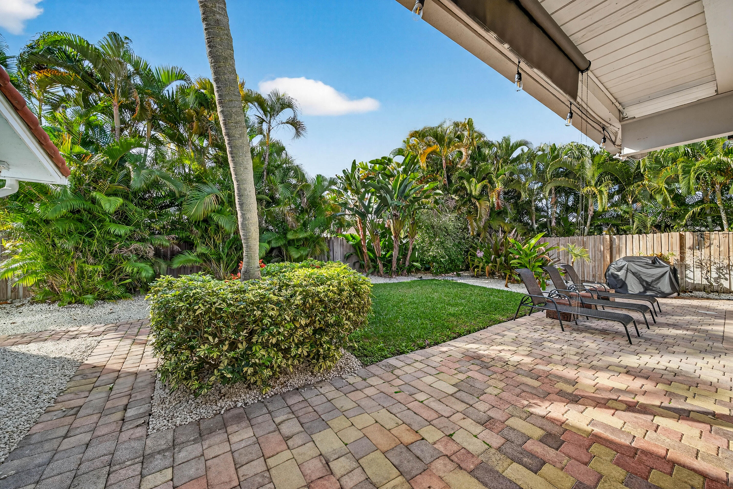 2081 Northeast 25th Street Lighthouse Point, FL 33064 - Photo 46 of 55 046-2081Northeast25thStreet-LighthousePo