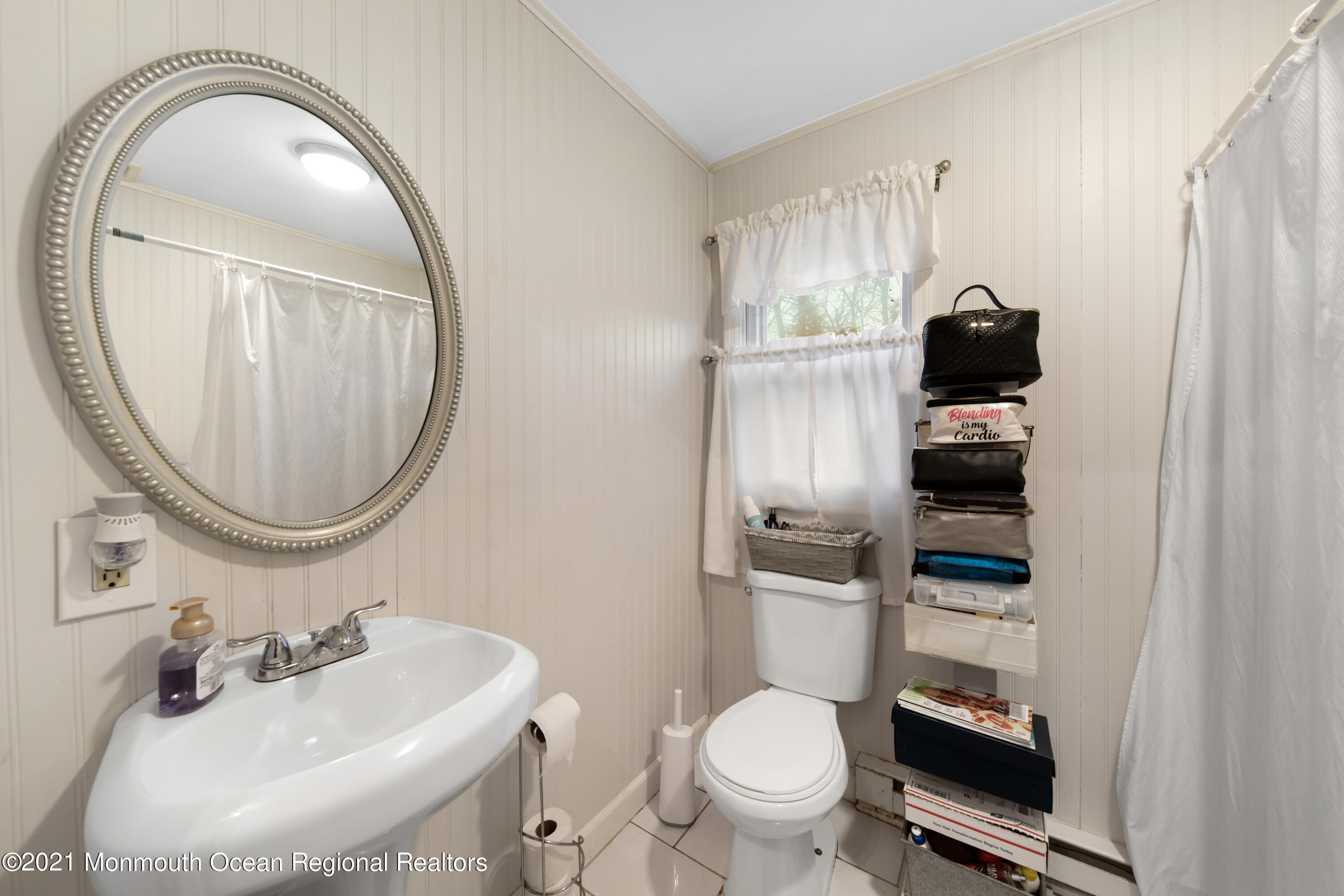 48 Daum Road Manalapan, NJ 07726 - Photo 17 of 19 48DaumRd-18