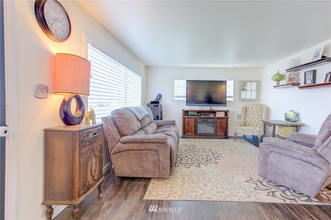 424 North Clark Road Moses Lake, WA 98837 - Photo 2 of 25 Gallery Image 2