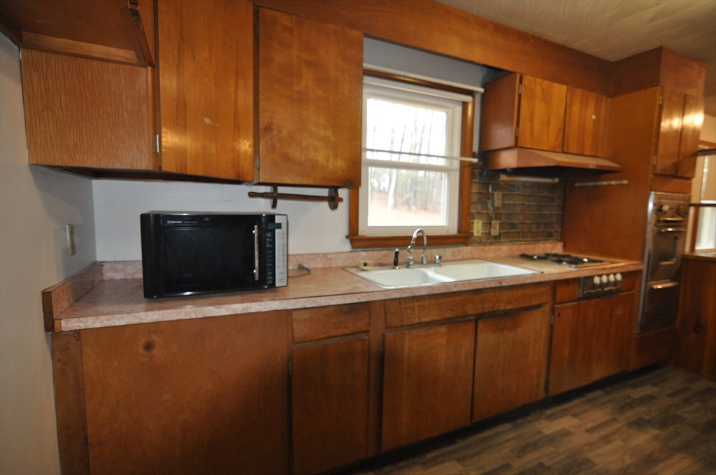 149 Shaker Road Westfield, MA 01085 - Photo 10 of 23