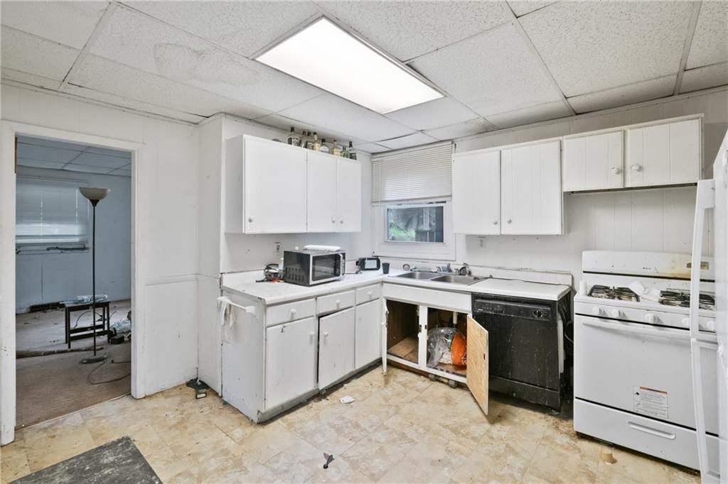 525 Larimer Avenue Turtle Creek, PA 15145 - Photo 9 of 28