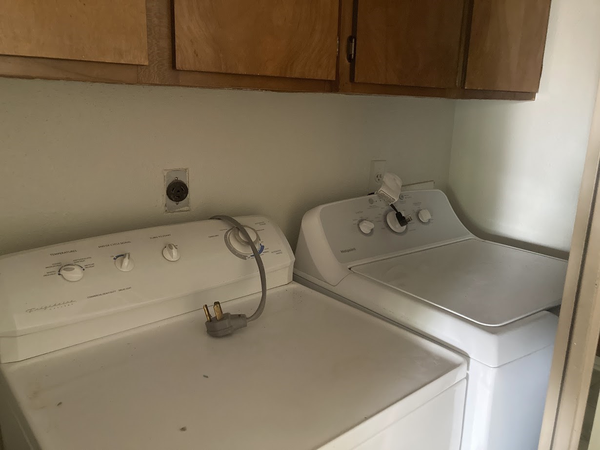 3075 Walnut Bend Lane, Unit 33 Houston, TX 77042 - Photo 24 of 25 a bathroom with a sink and cabinets