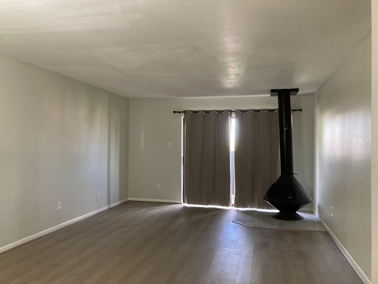3075 Walnut Bend Lane, Unit 33 Houston, TX 77042 - Photo 5 of 25 a view of an empty room