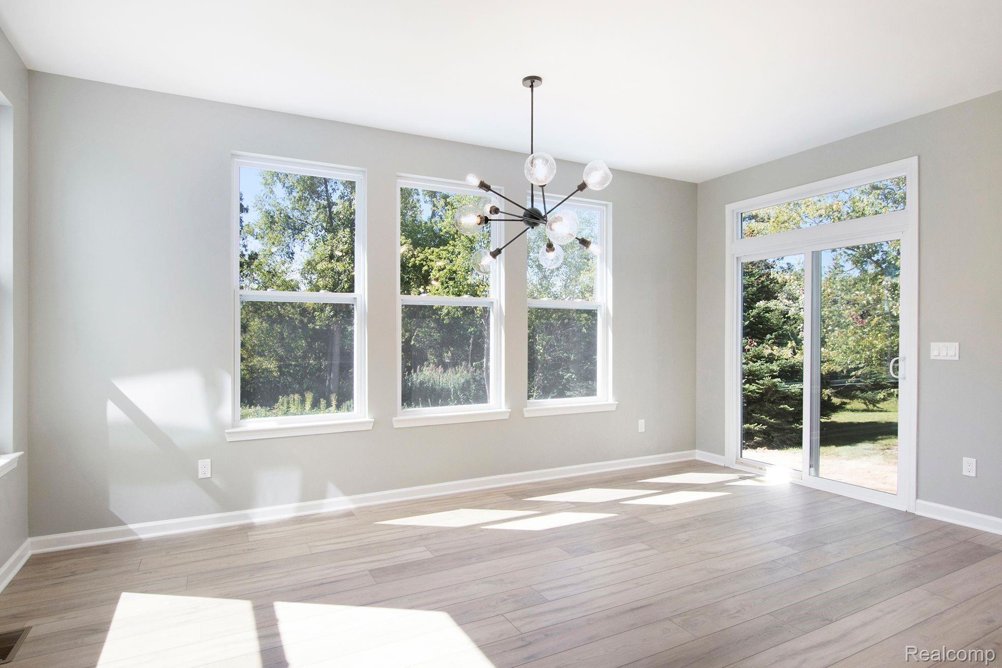 52301 Baker Road New Baltimore, MI 48047 - Photo 10 of 34 Z4SP44kg.jpeg