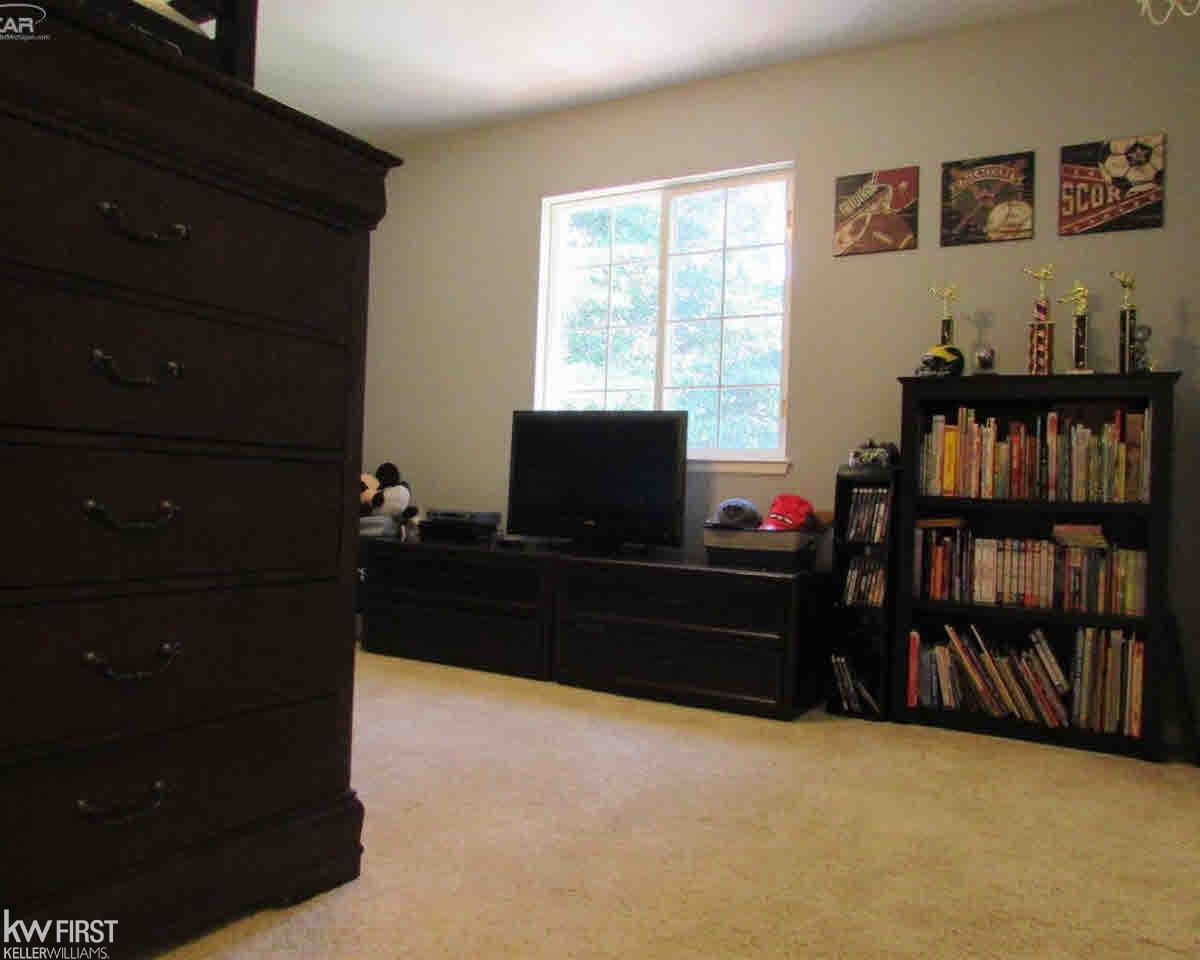 5450 Clarkston Road Clarkston, MI 48348 - Photo 11 of 28 21349720-10.JPG