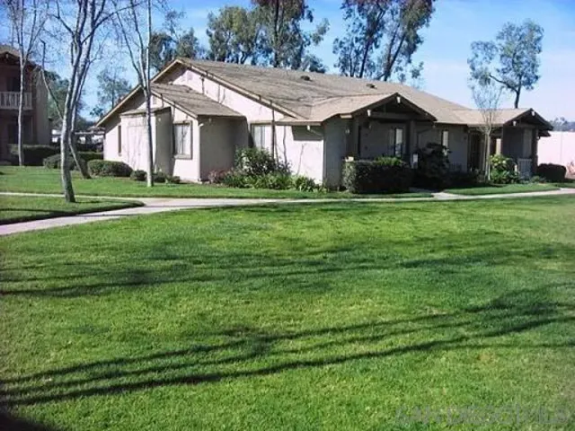 $2,000 | 1423 Graves Avenue, Unit 175, El Cajon, CA 92021