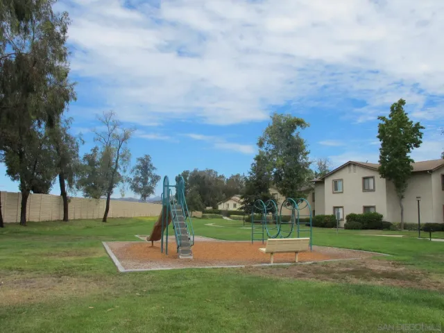 $2,000 | 1423 Graves Avenue, Unit 175, El Cajon, CA 92021