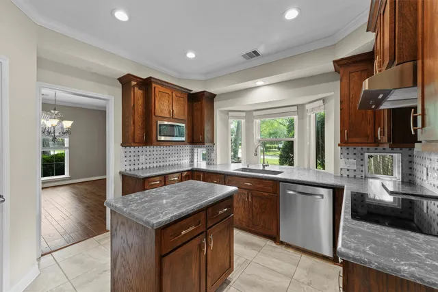 $765,000 | 2023 Forest Garden Drive, Kingwood, TX 77345