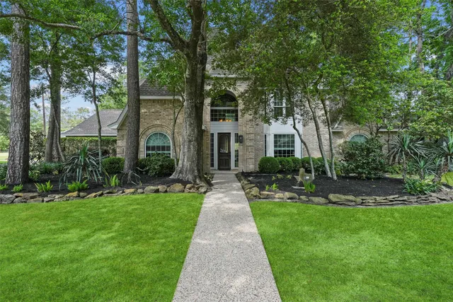 $765,000 | 2023 Forest Garden Drive, Kingwood, TX 77345