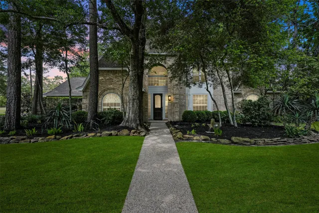 $765,000 | 2023 Forest Garden Drive, Kingwood, TX 77345