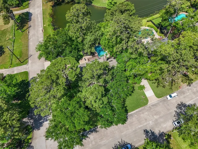 $765,000 | 2023 Forest Garden Drive, Kingwood, TX 77345