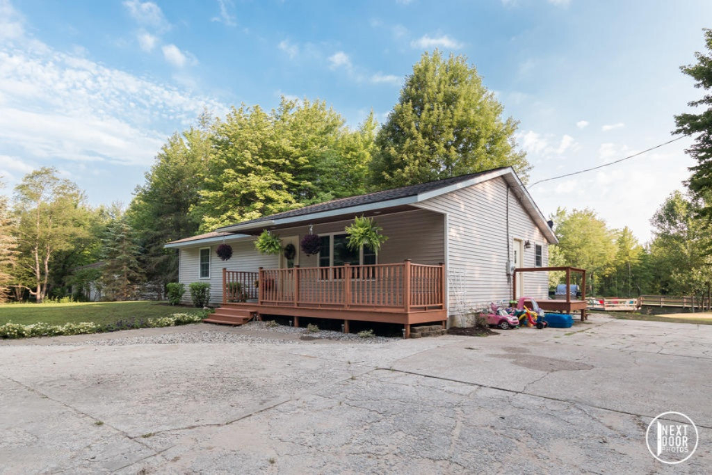 7080 Wilson Road Nunica, MI 49448 - Photo 2 of 28 IMG_4333