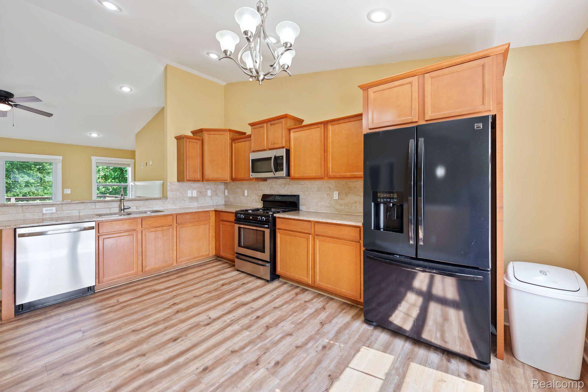 624 Hewitt Street Howell, MI 48843 - Photo 6 of 41 Gallery Image 6