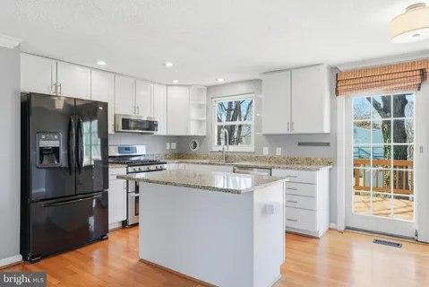 $649,999 | 7916 Frye Road, Alexandria, VA 22309