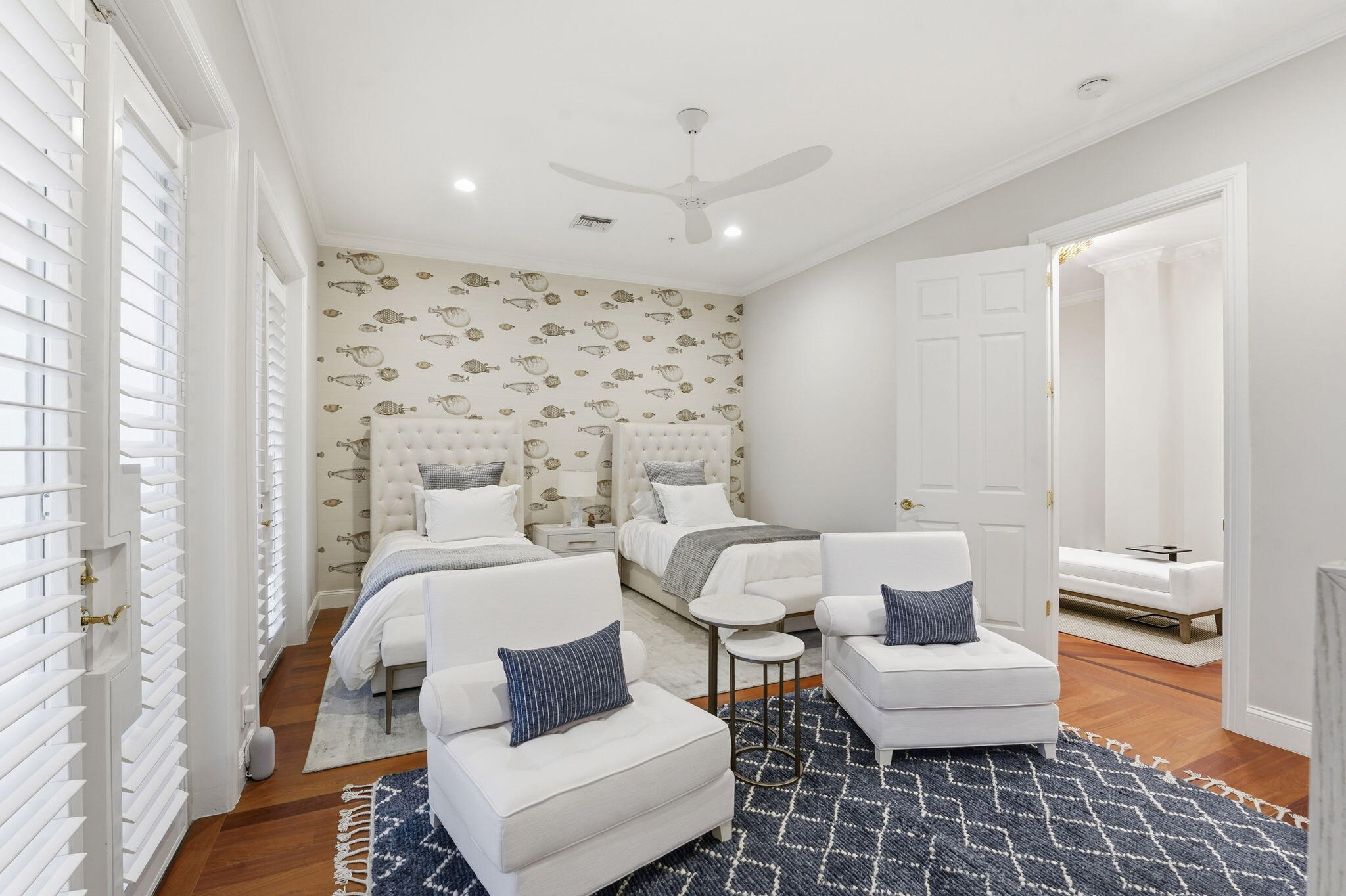 921 Osceola Drive, Unit 2 Boca Raton, FL 33432 - Photo 7 of 69 a living room with furniture and a rug