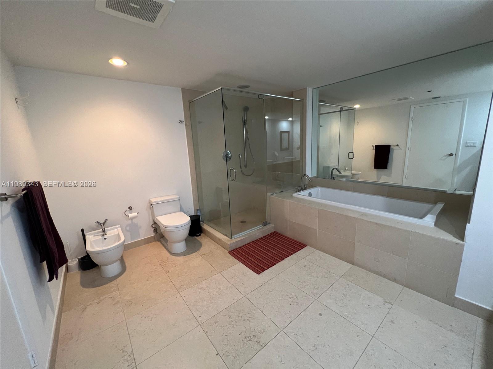 495 Brickell Avenue, Unit 2401 Miami, FL 33131 - Photo 26 of 36 MST BTHRM w/frameless shwr enclosure