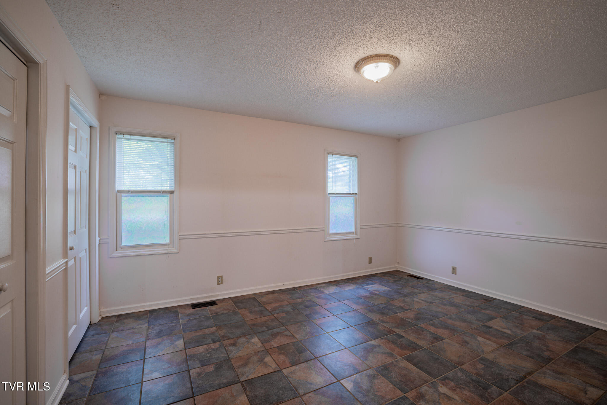 146 El Bowers Road Elizabethton, TN 37643 - Photo 15 of 40 1R9A7589-HDR