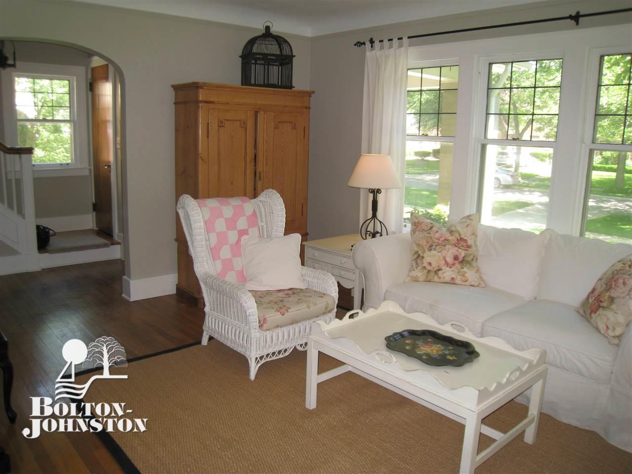 715 Washington Road Grosse Pointe, MI 48230 - Photo 3 of 27