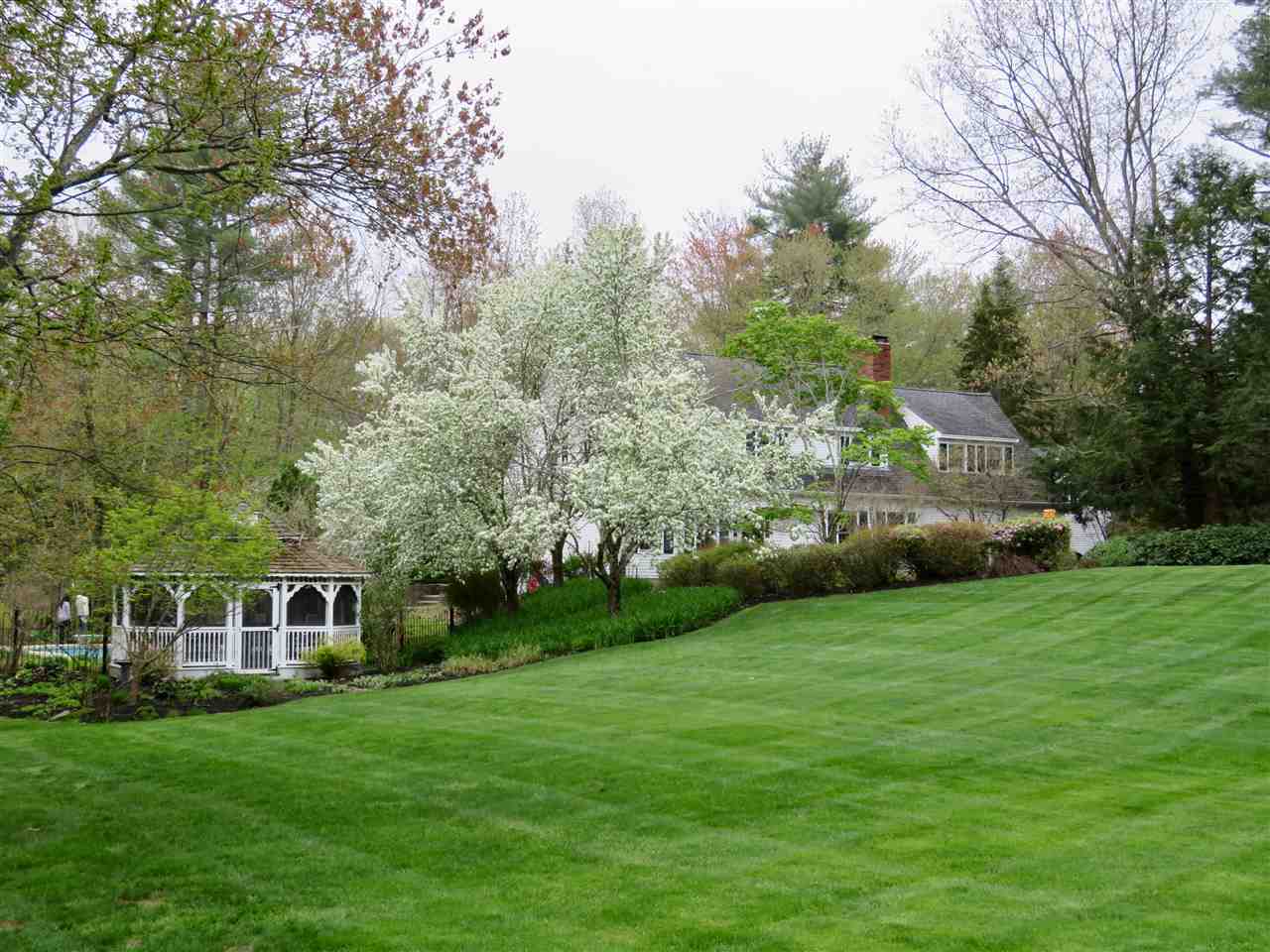 16 Coach Road Stratham, NH 03885 - Photo 1 of 40